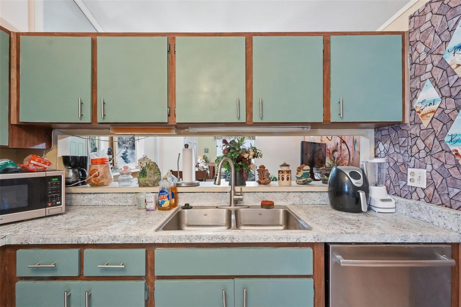 Image 14 of 63 For 7418 Riverbank Drive