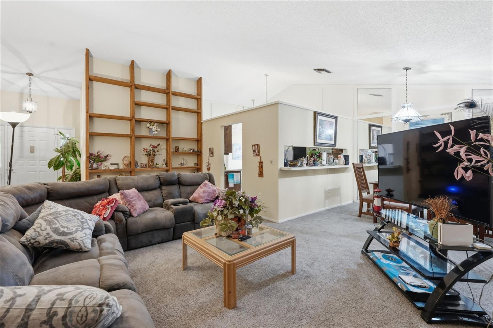 Image 19 of 63 For 7418 Riverbank Drive