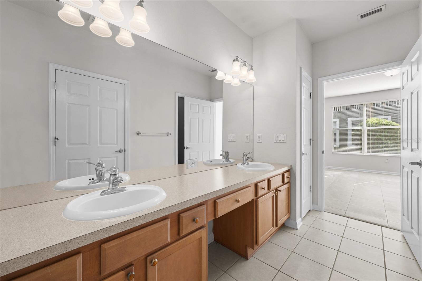 Image 7 of 44 For 2158 River Turia Circle