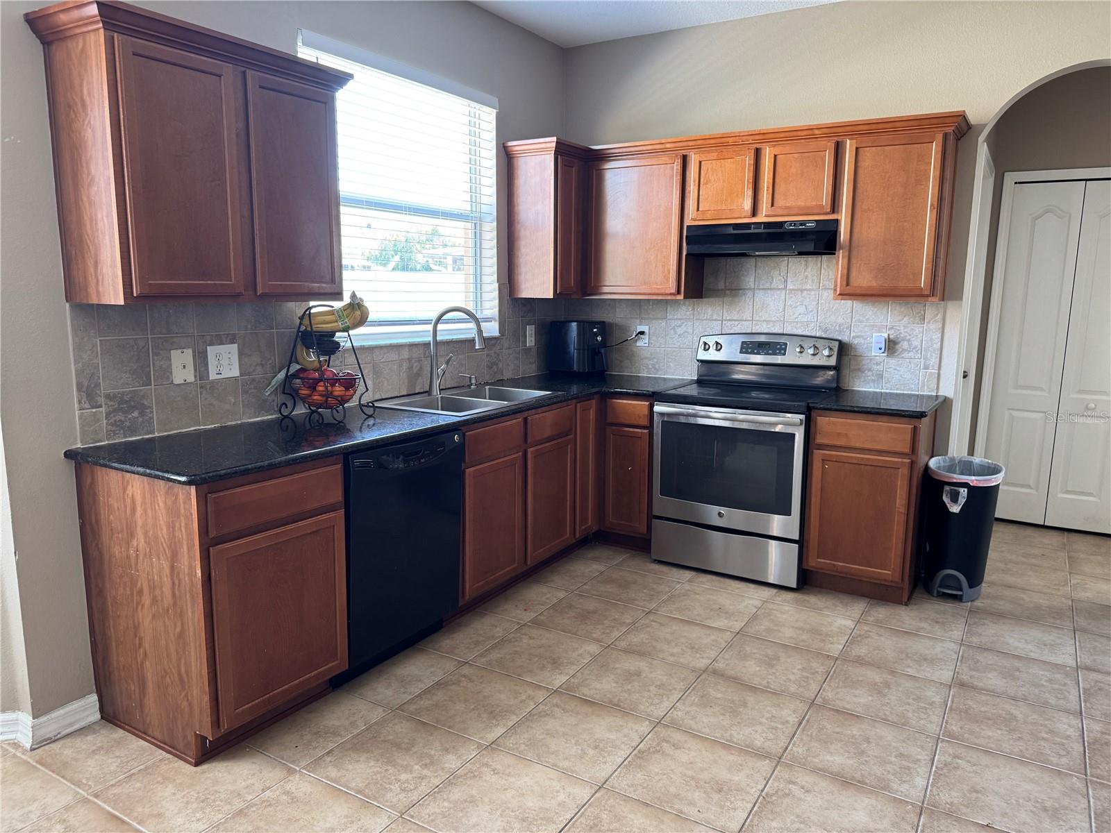 Image 6 of 18 For 435 Stone Briar Drive