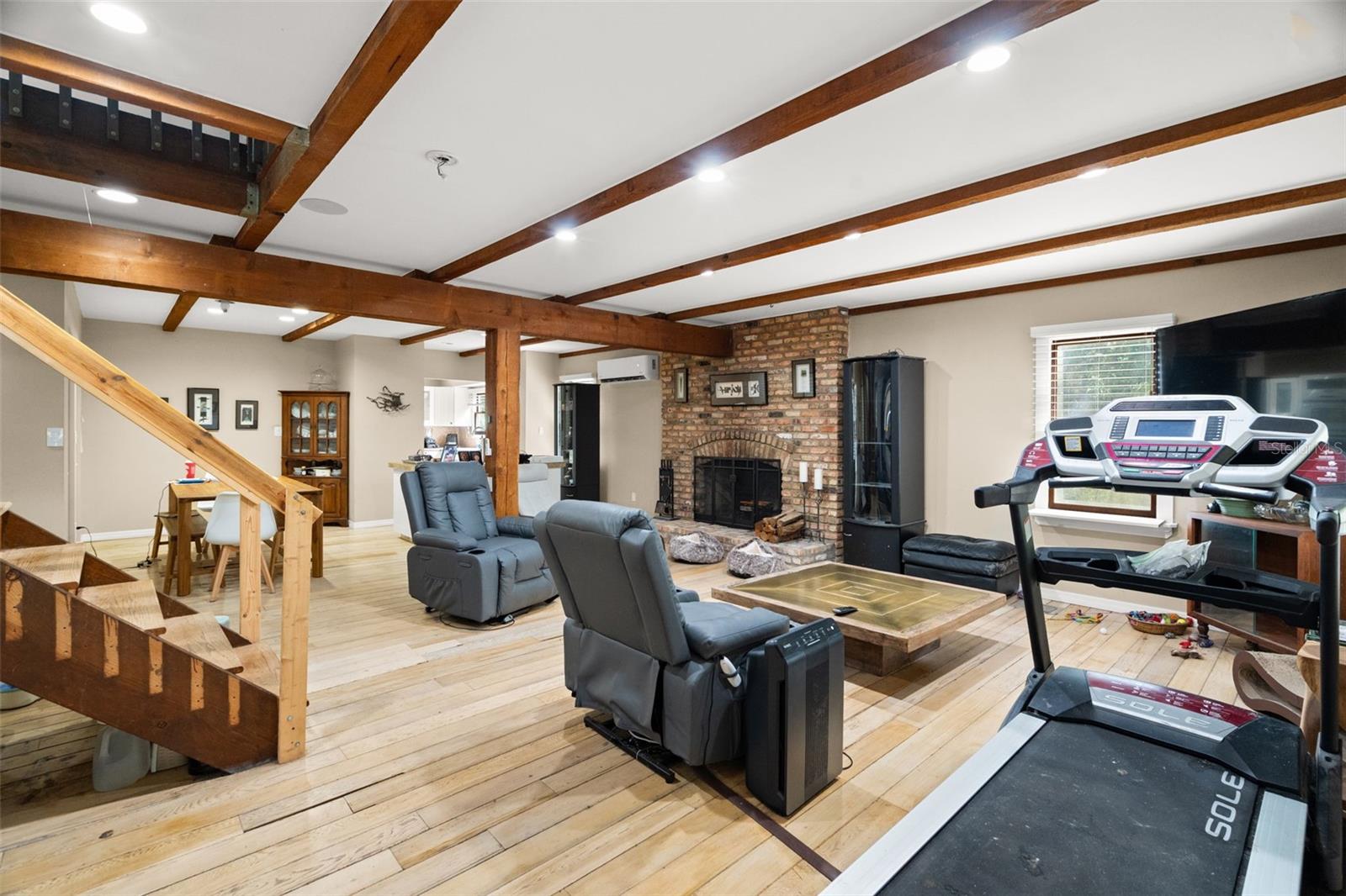 Listing photo id 8 for 6890 County Road 95