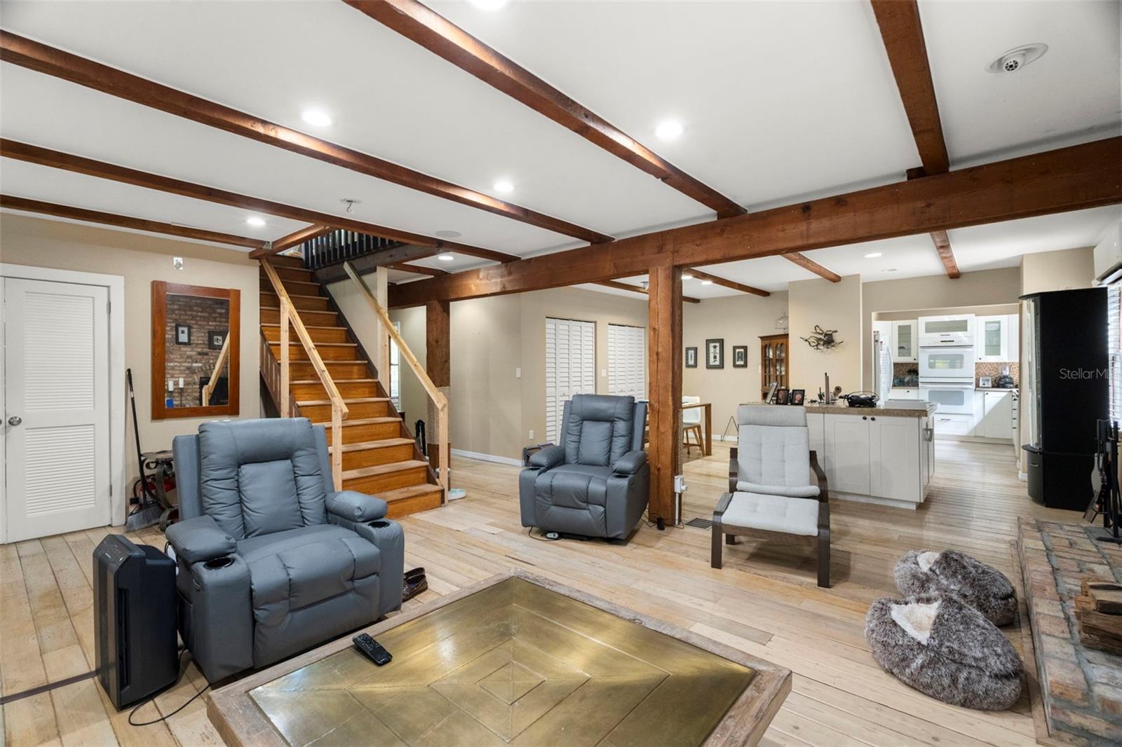 Listing photo id 9 for 6890 County Road 95