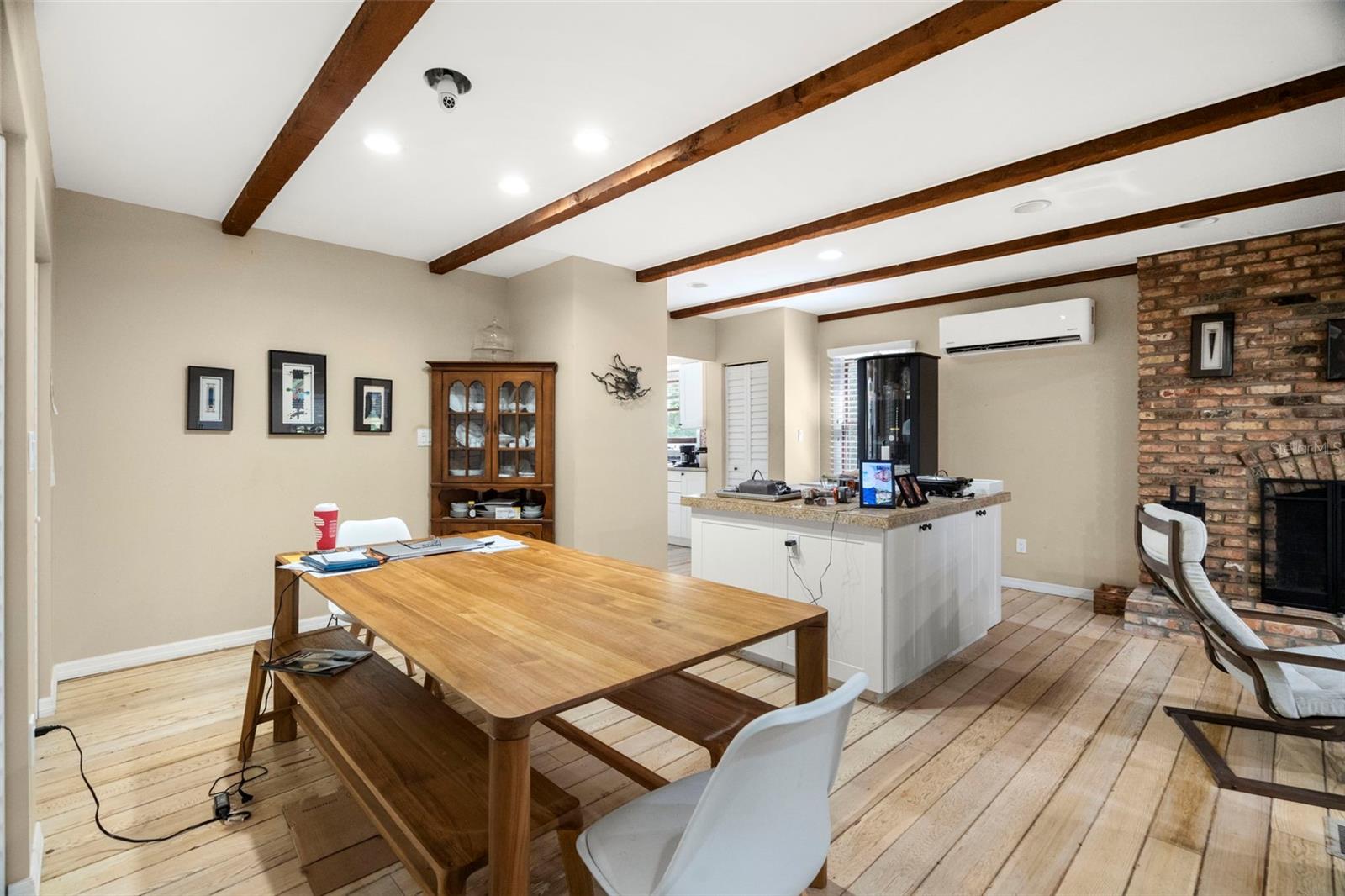 Listing photo id 12 for 6890 County Road 95