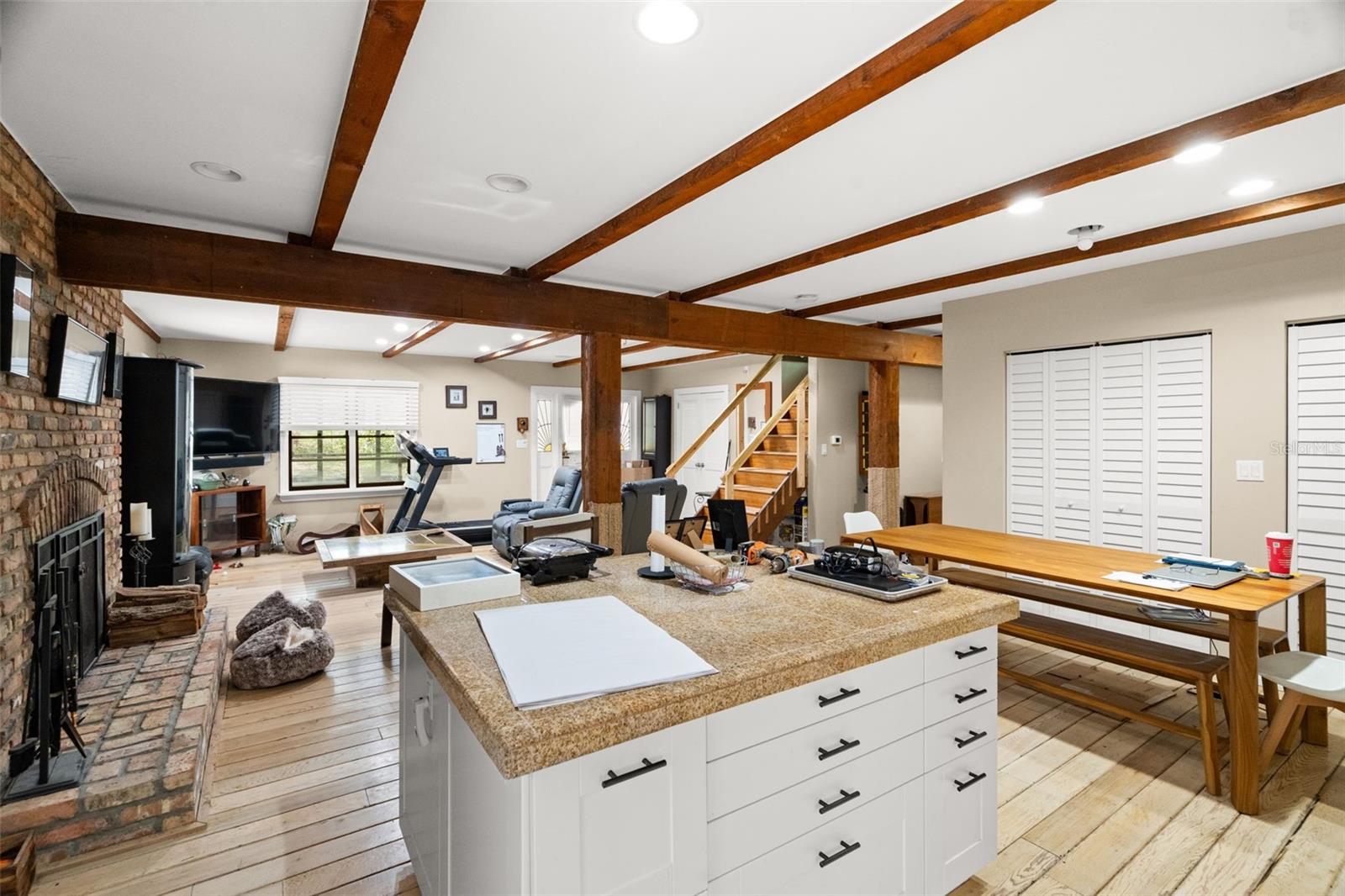 Listing photo id 13 for 6890 County Road 95