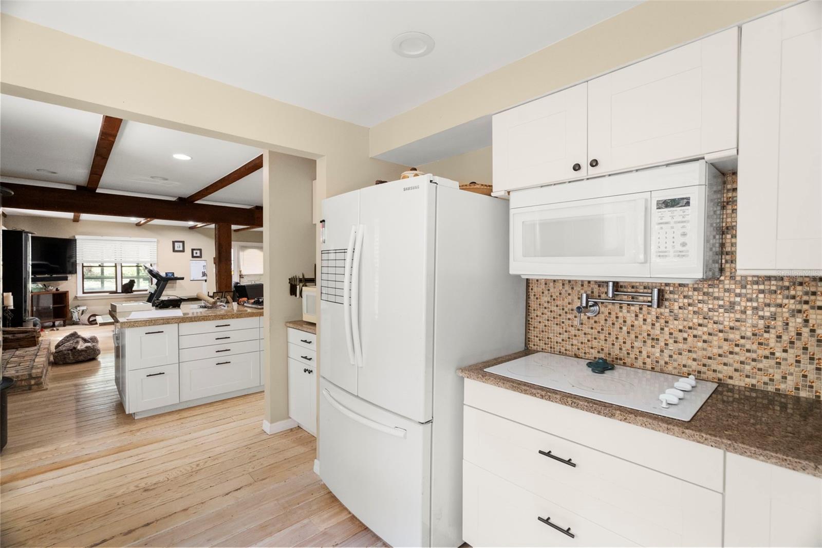 Listing photo id 16 for 6890 County Road 95