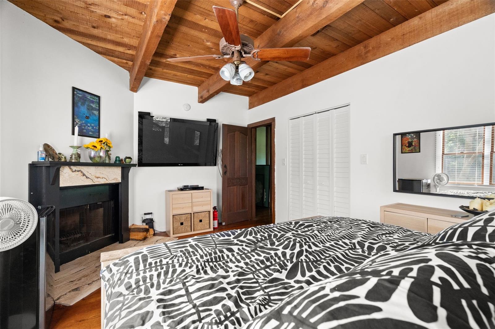 Listing photo id 31 for 6890 County Road 95