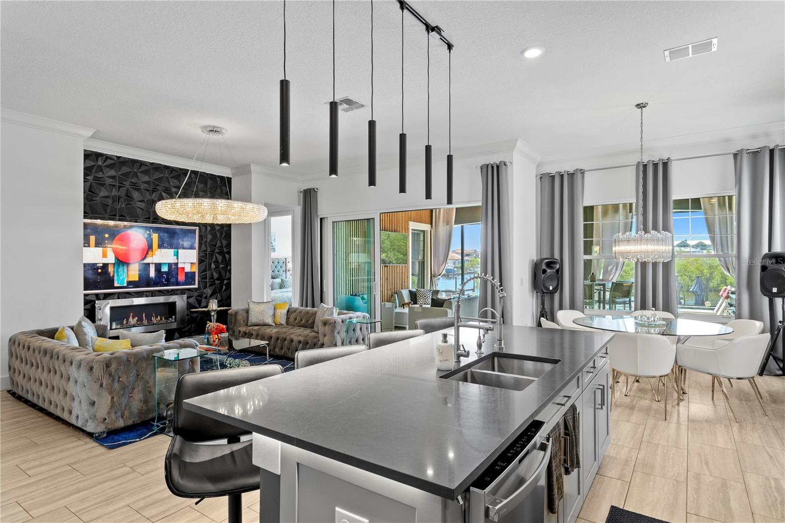 Image 21 of 69 For 916 Seagrape Drive