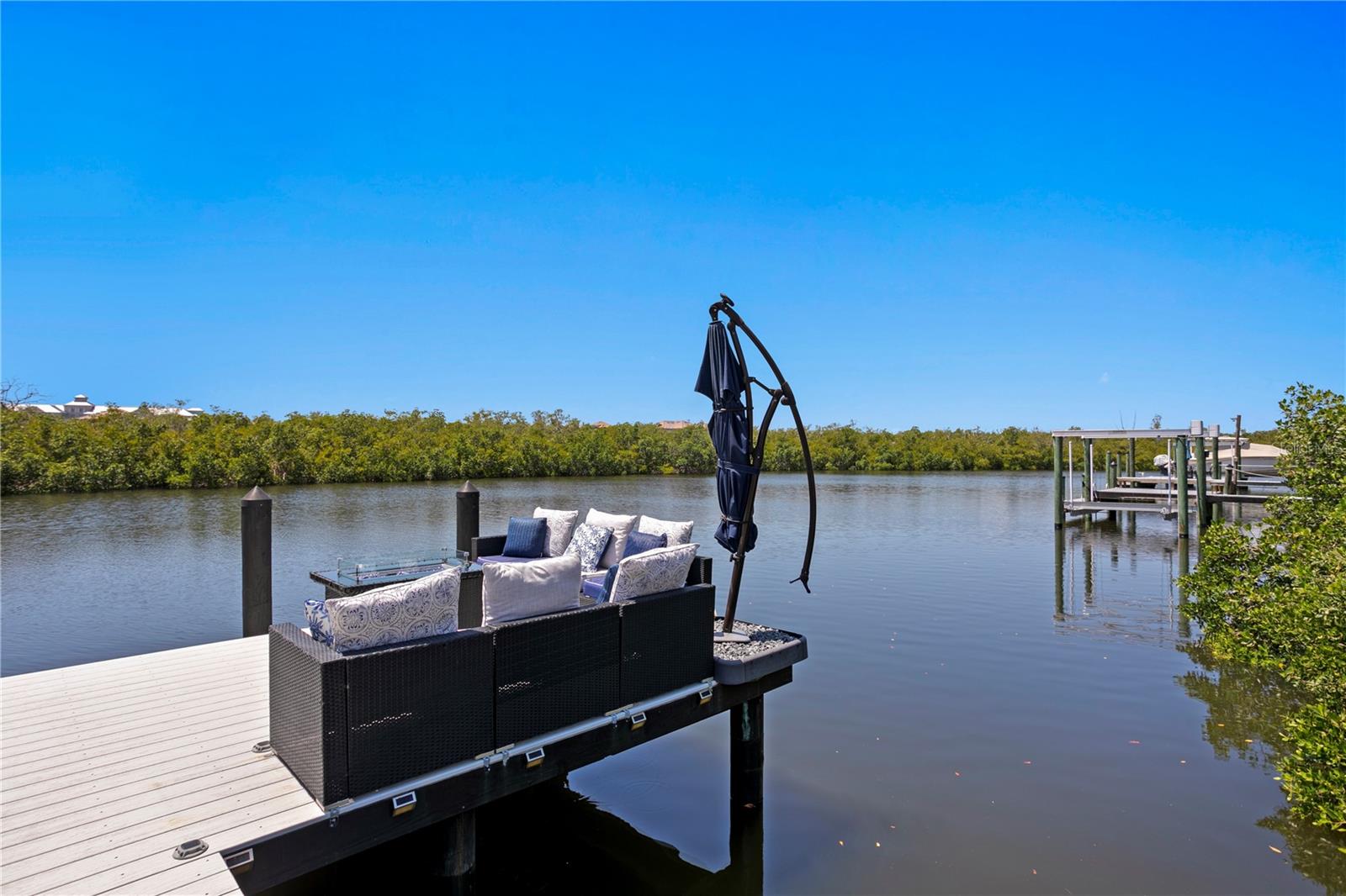 Image 50 of 69 For 916 Seagrape Drive