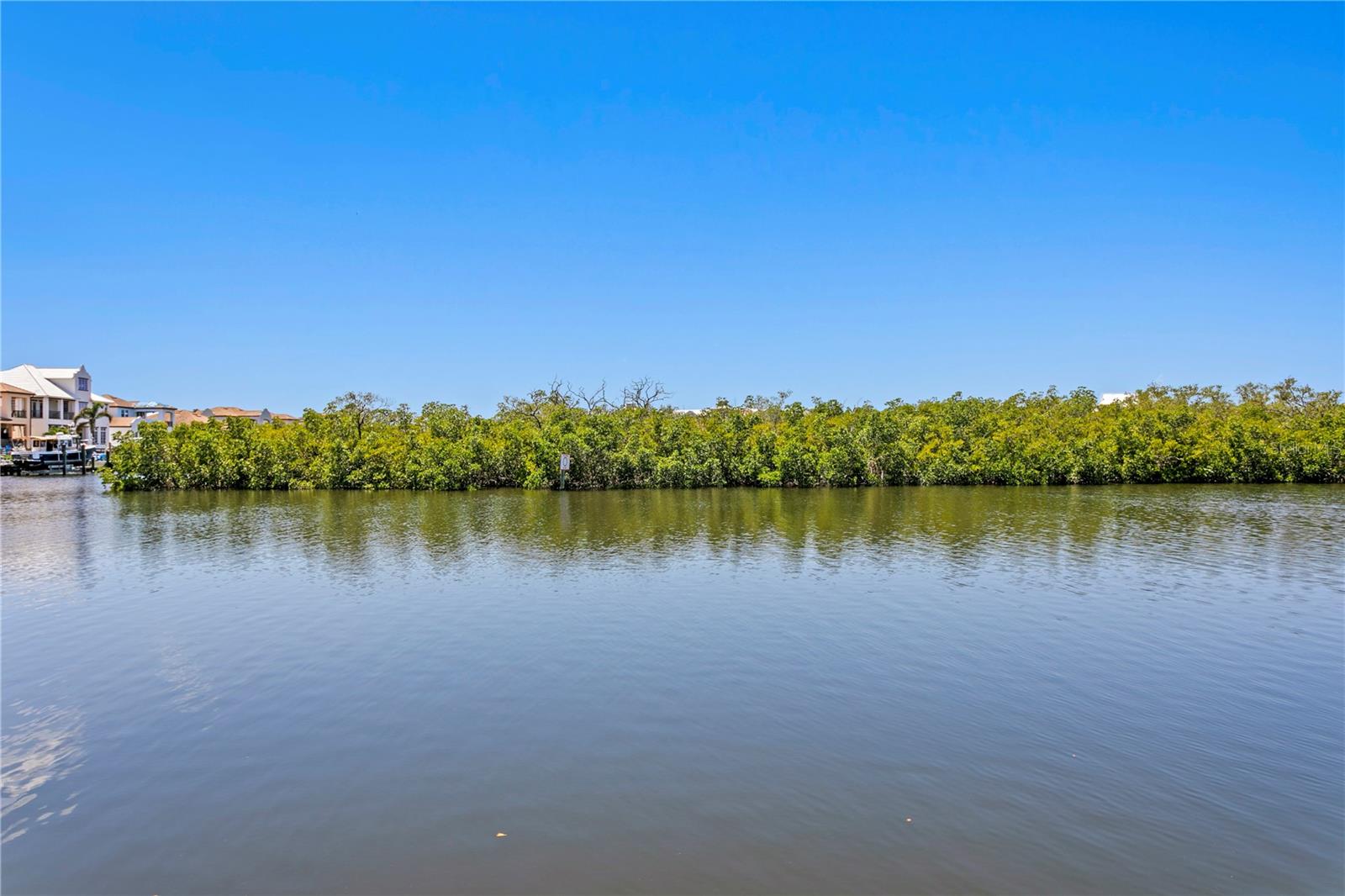 Image 55 of 69 For 916 Seagrape Drive