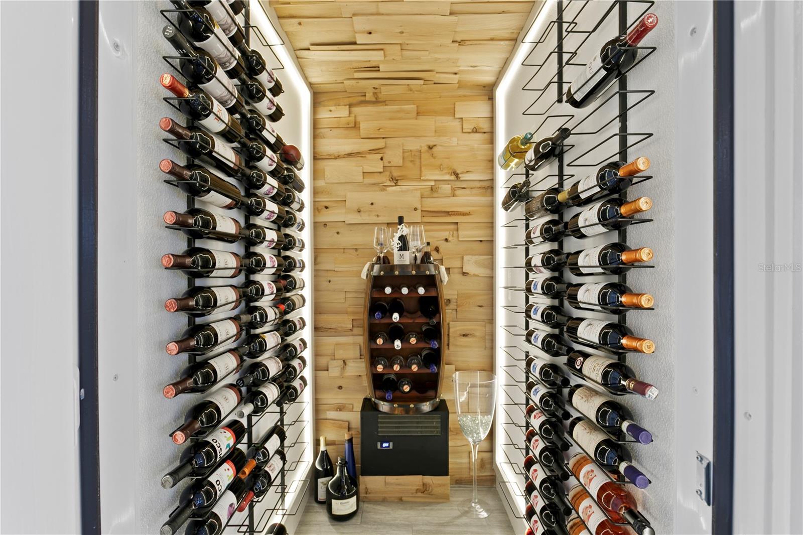 Image 7 of 69 For 916 Seagrape Drive