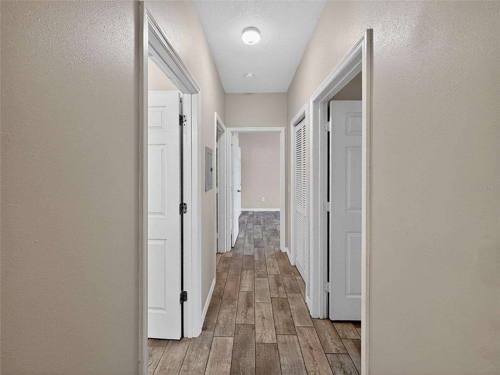 Image 21 of 62 For 16305 Enclave Village Drive 102