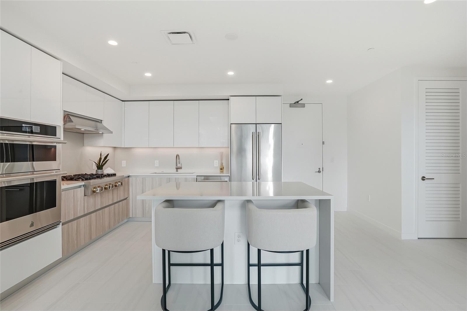 Image 10 of 100 For 400 Central Avenue 306