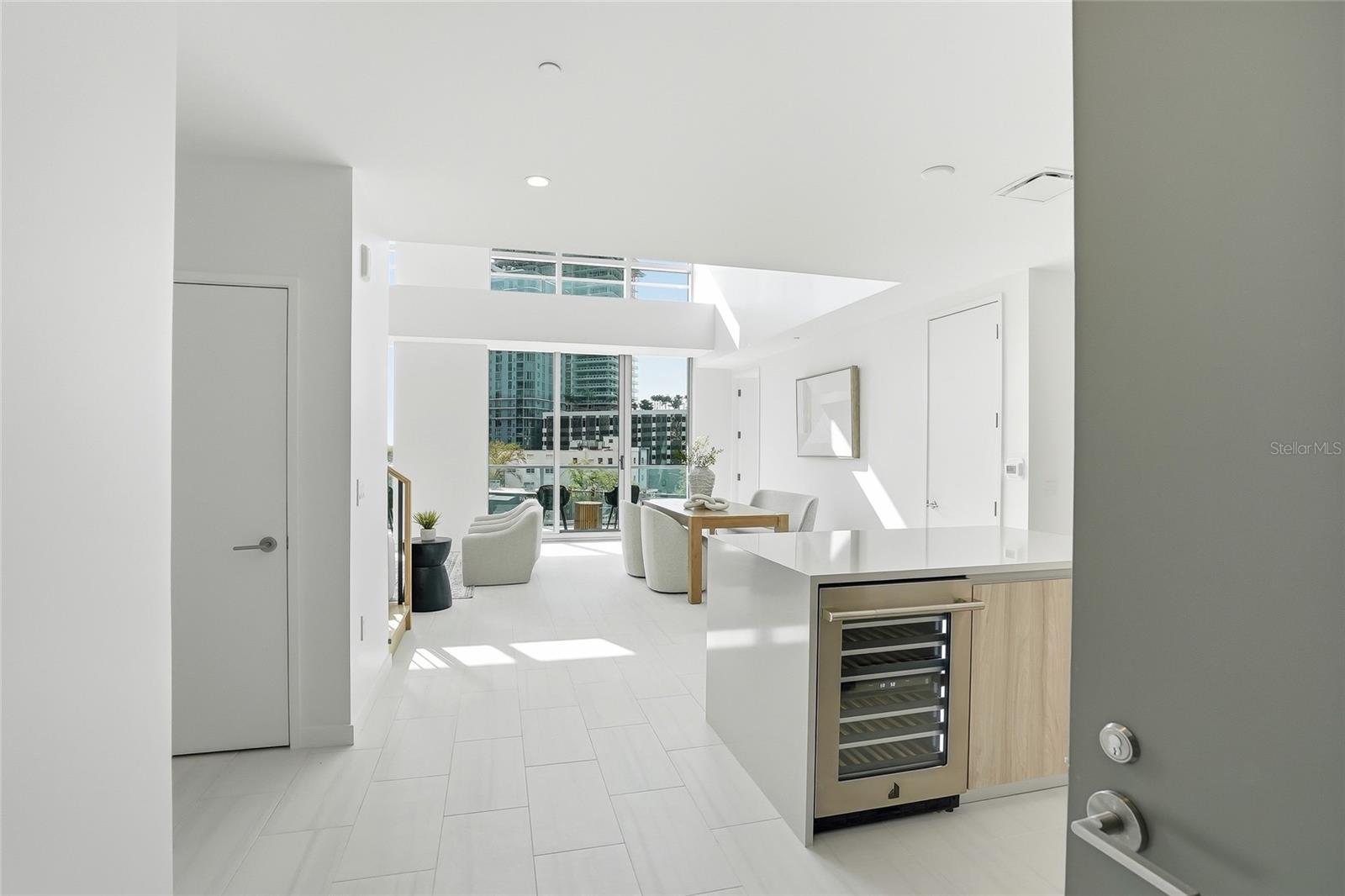 Image 3 of 100 For 400 Central Avenue 306