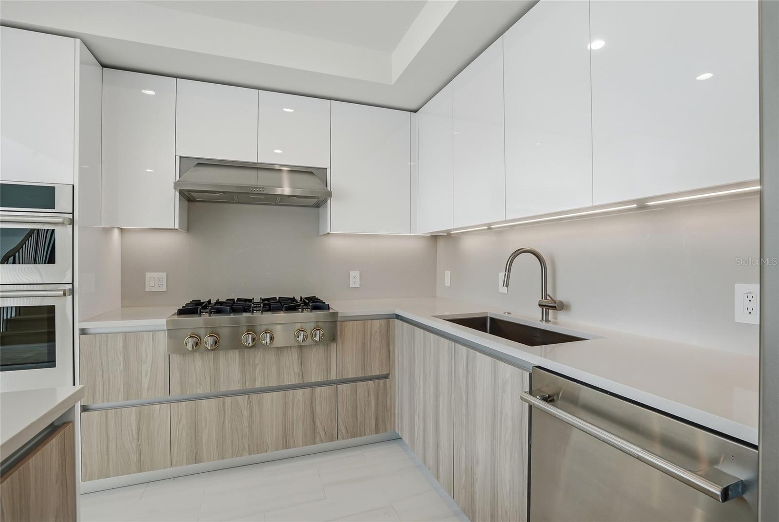 Image 35 of 100 For 400 Central Avenue 306