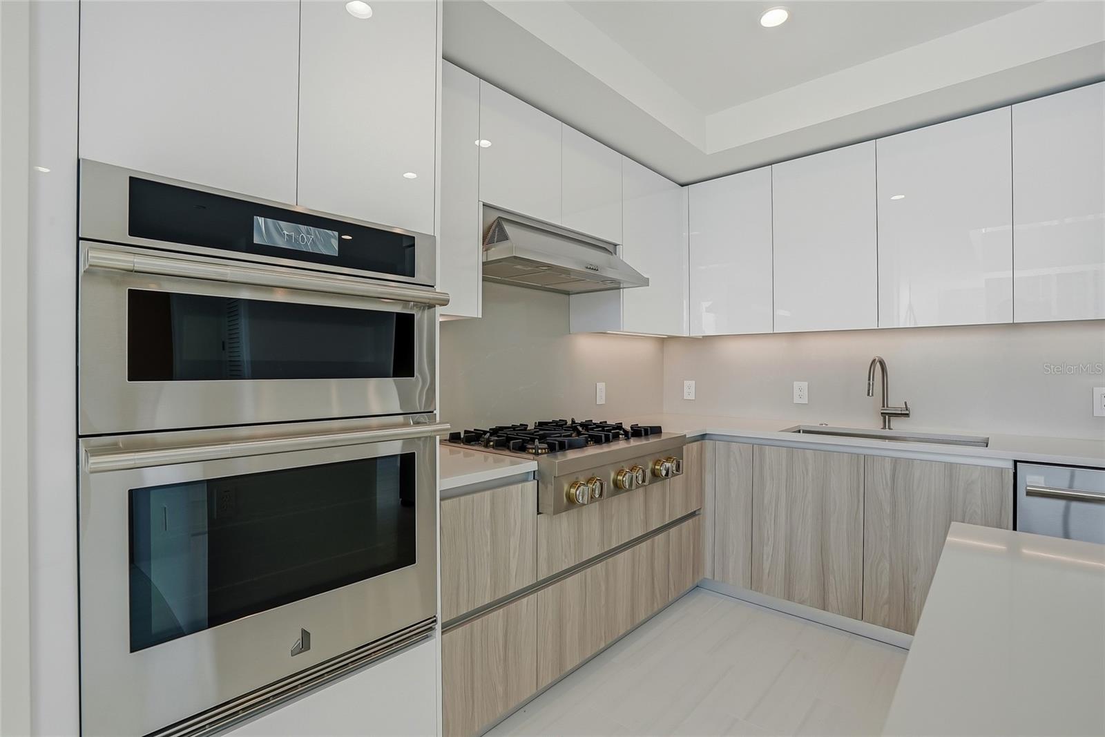 Image 37 of 100 For 400 Central Avenue 306