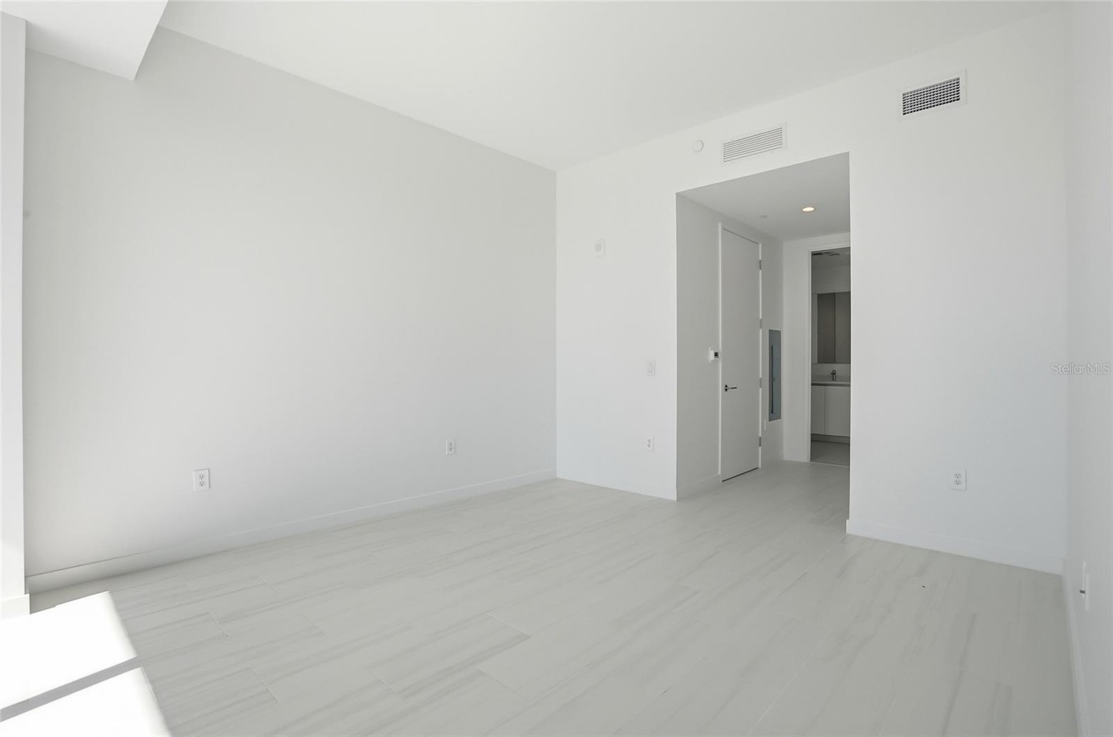 Image 46 of 100 For 400 Central Avenue 306