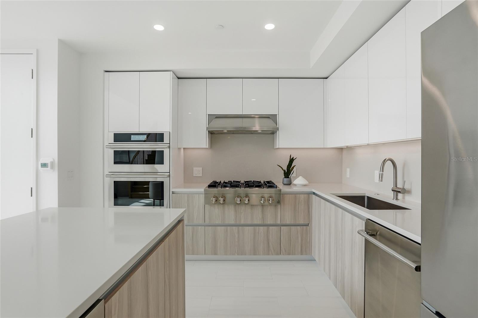 Image 5 of 100 For 400 Central Avenue 306