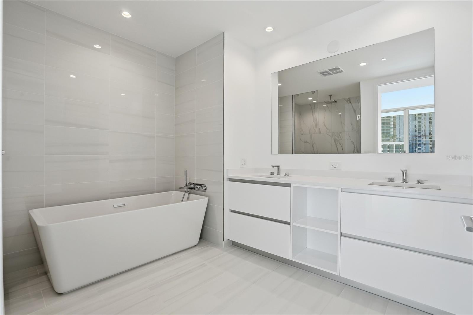 Image 53 of 100 For 400 Central Avenue 306