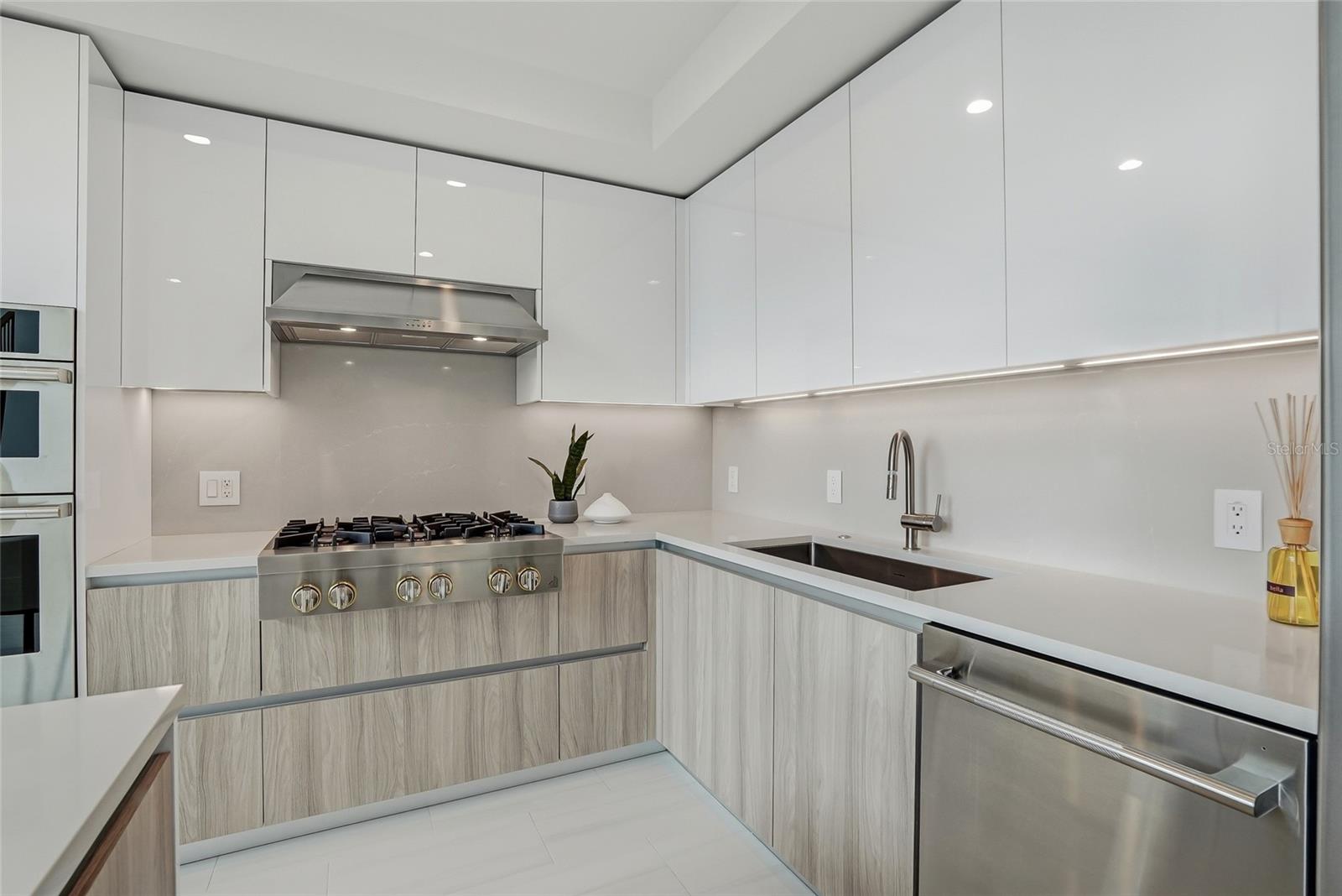 Image 6 of 100 For 400 Central Avenue 306