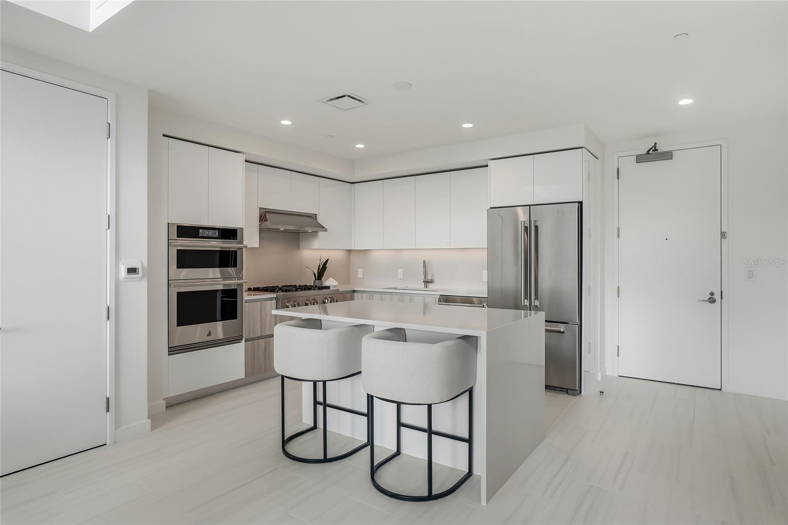 Image 9 of 100 For 400 Central Avenue 306