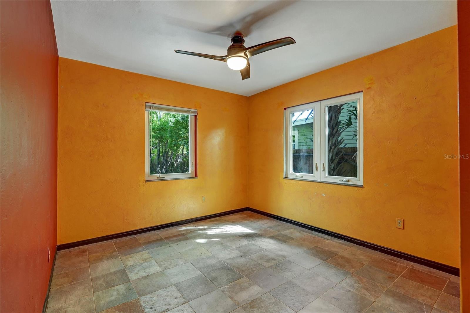 Image 11 of 53 For 151 20th Avenue S