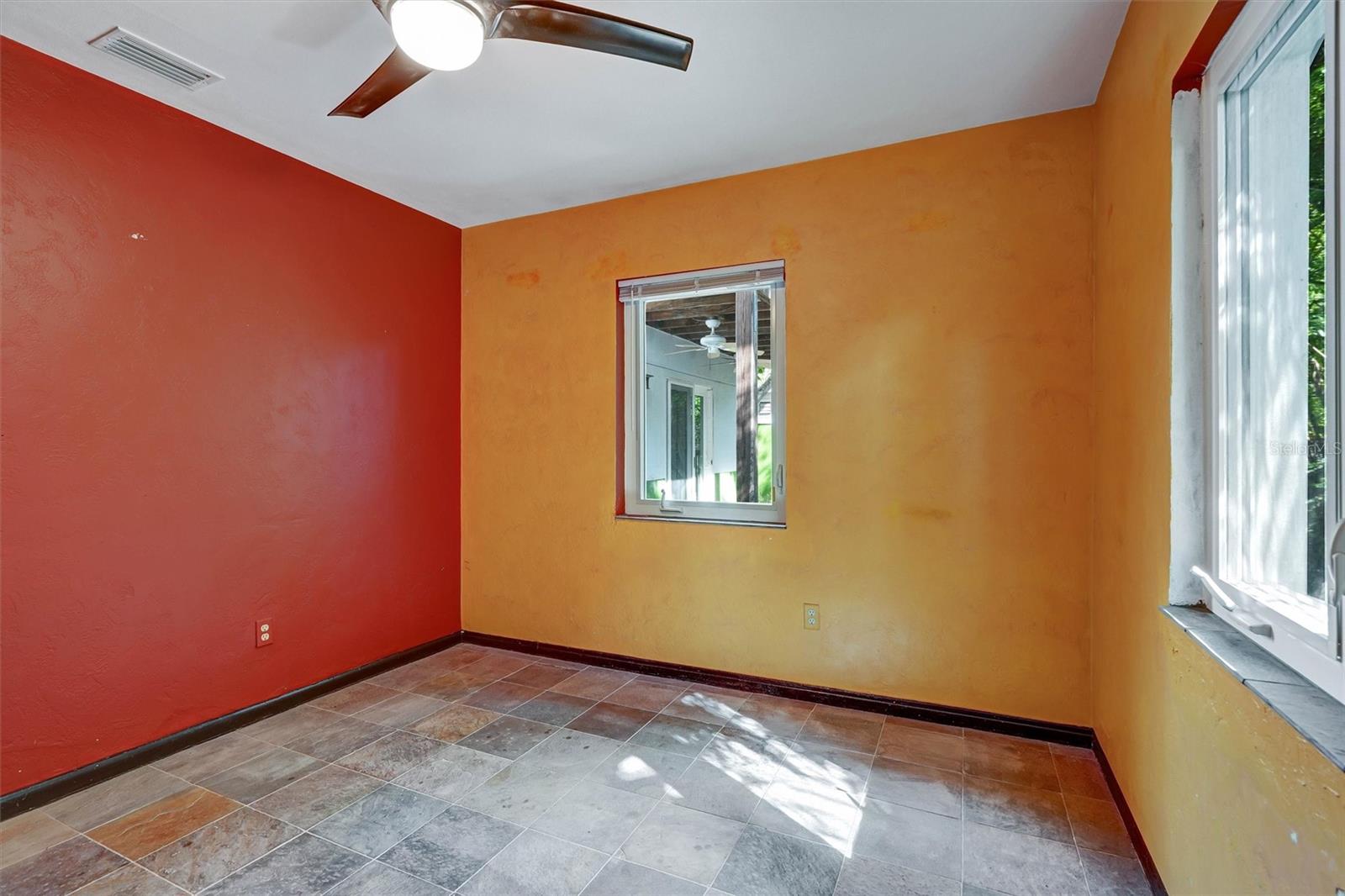 Image 13 of 53 For 151 20th Avenue S