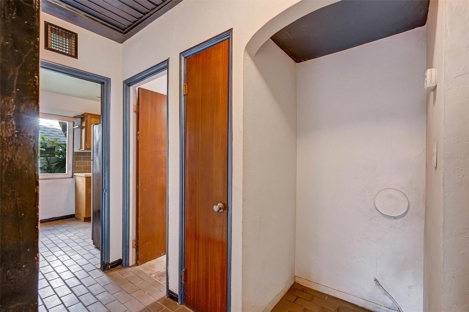 Image 17 of 53 For 151 20th Avenue S