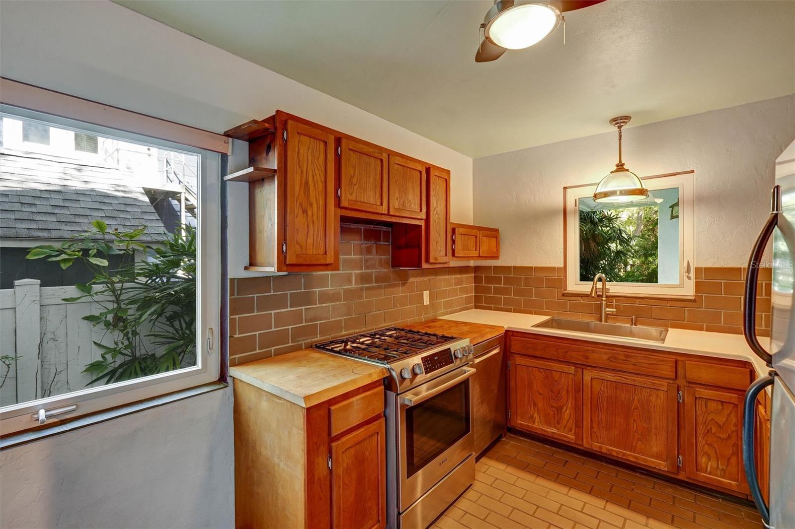 Image 19 of 53 For 151 20th Avenue S