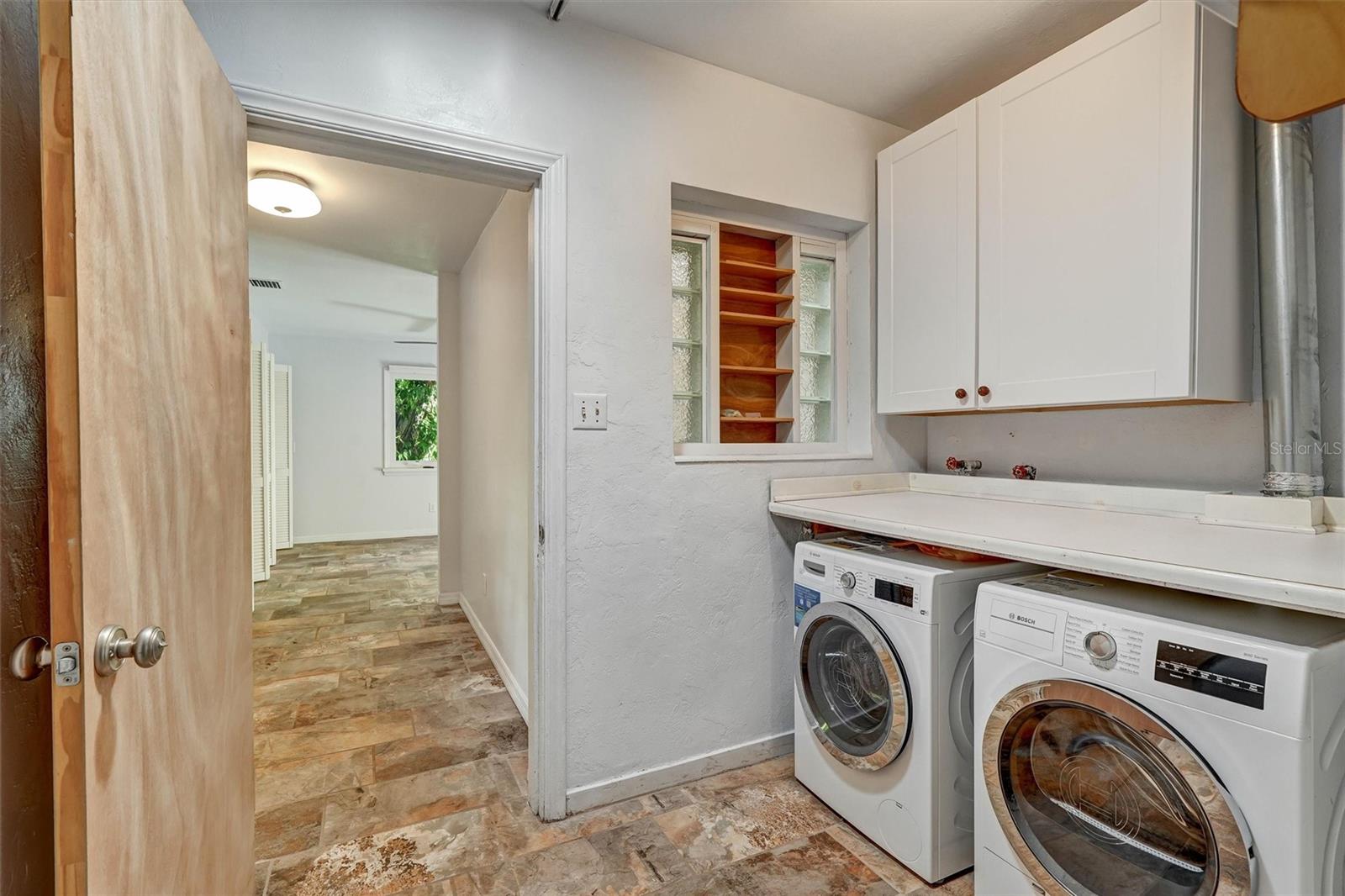 Image 21 of 53 For 151 20th Avenue S