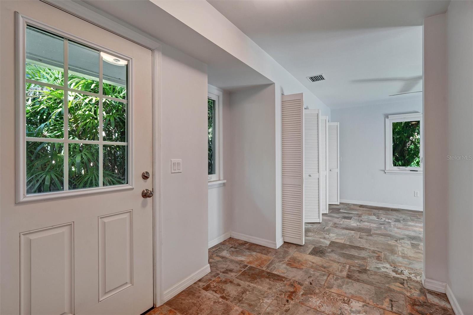 Image 23 of 53 For 151 20th Avenue S