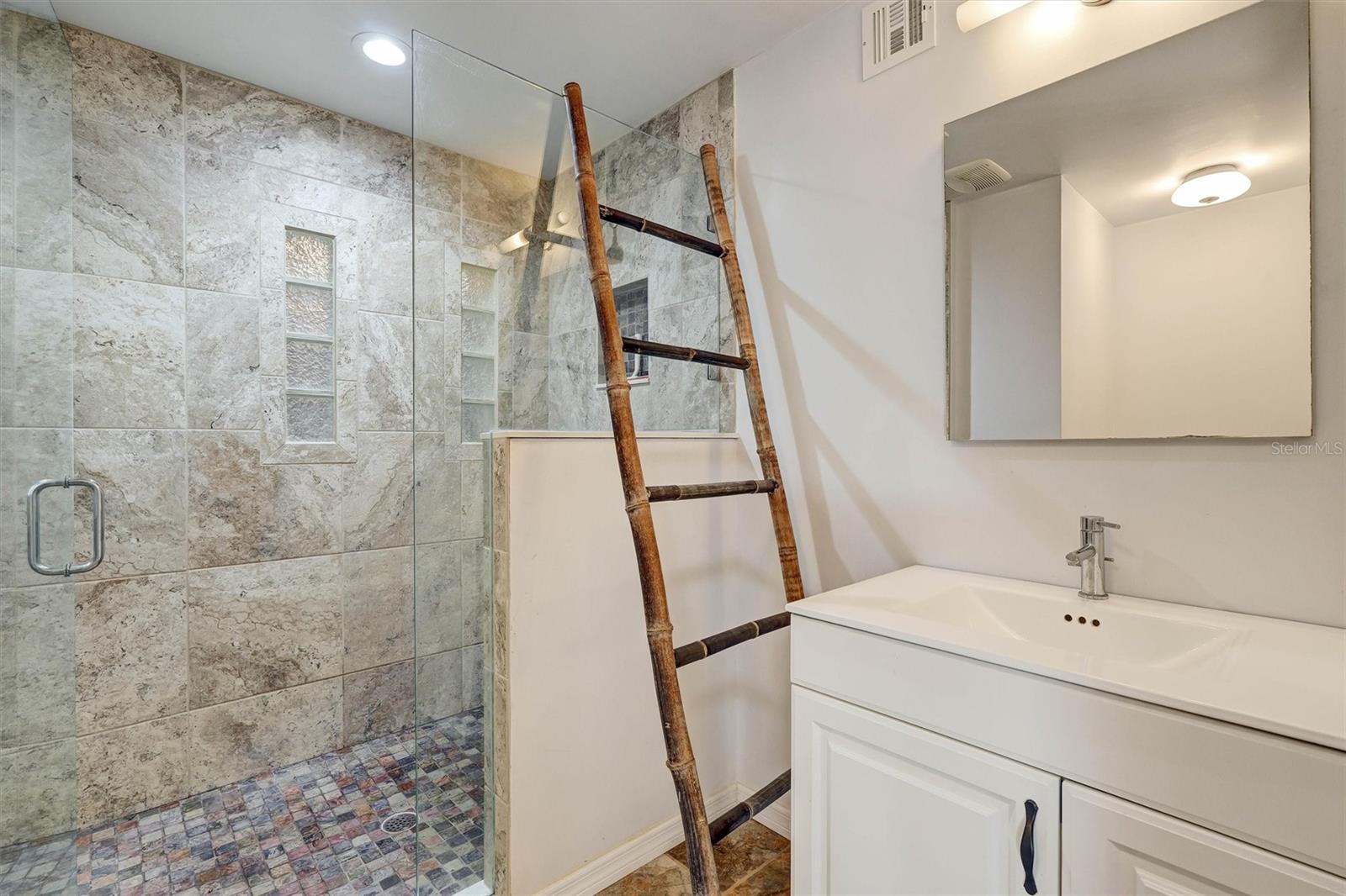 Image 32 of 53 For 151 20th Avenue S