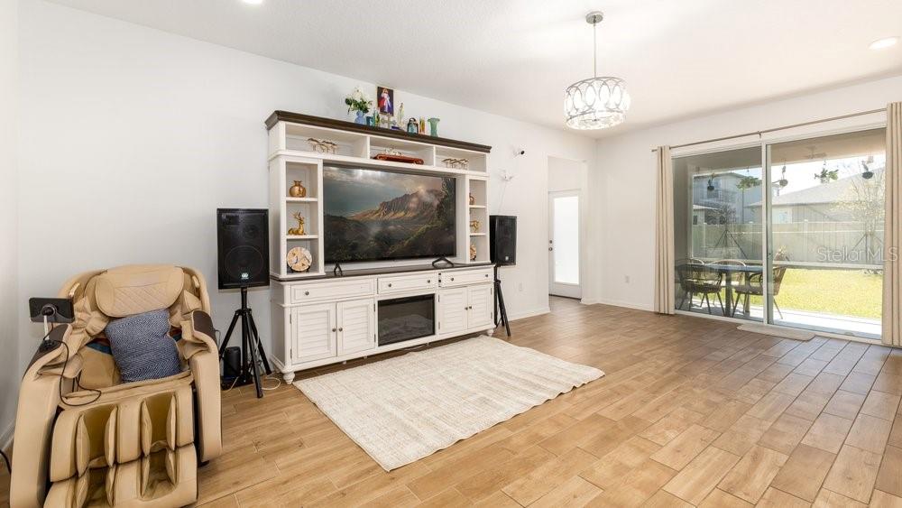 Image 5 of 28 For 7824 Notched Pine Bend