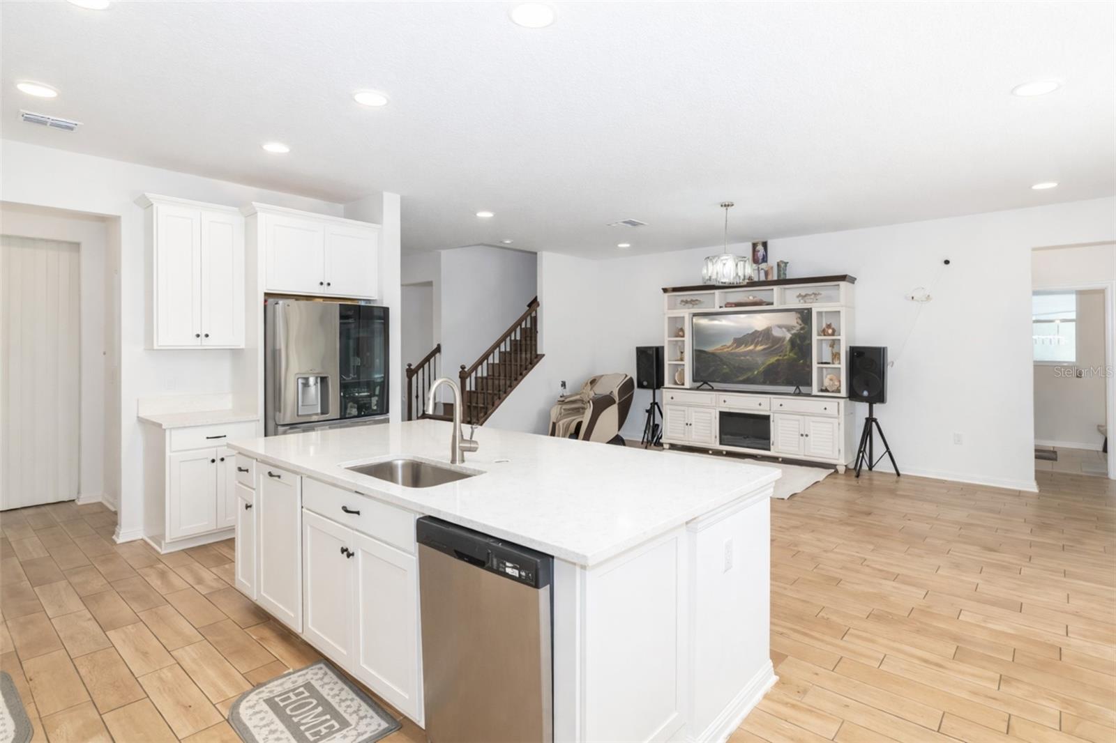 Image 7 of 28 For 7824 Notched Pine Bend