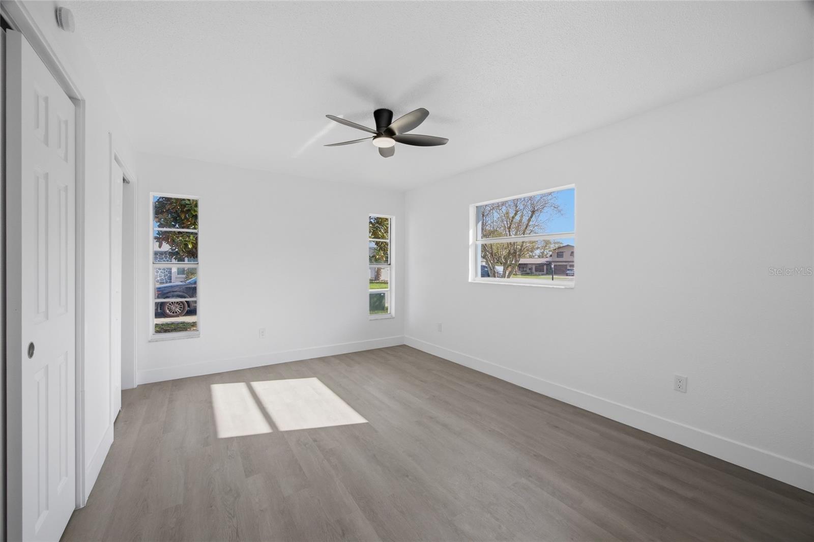 Image 15 of 33 For 1811 Driftwood Circle S