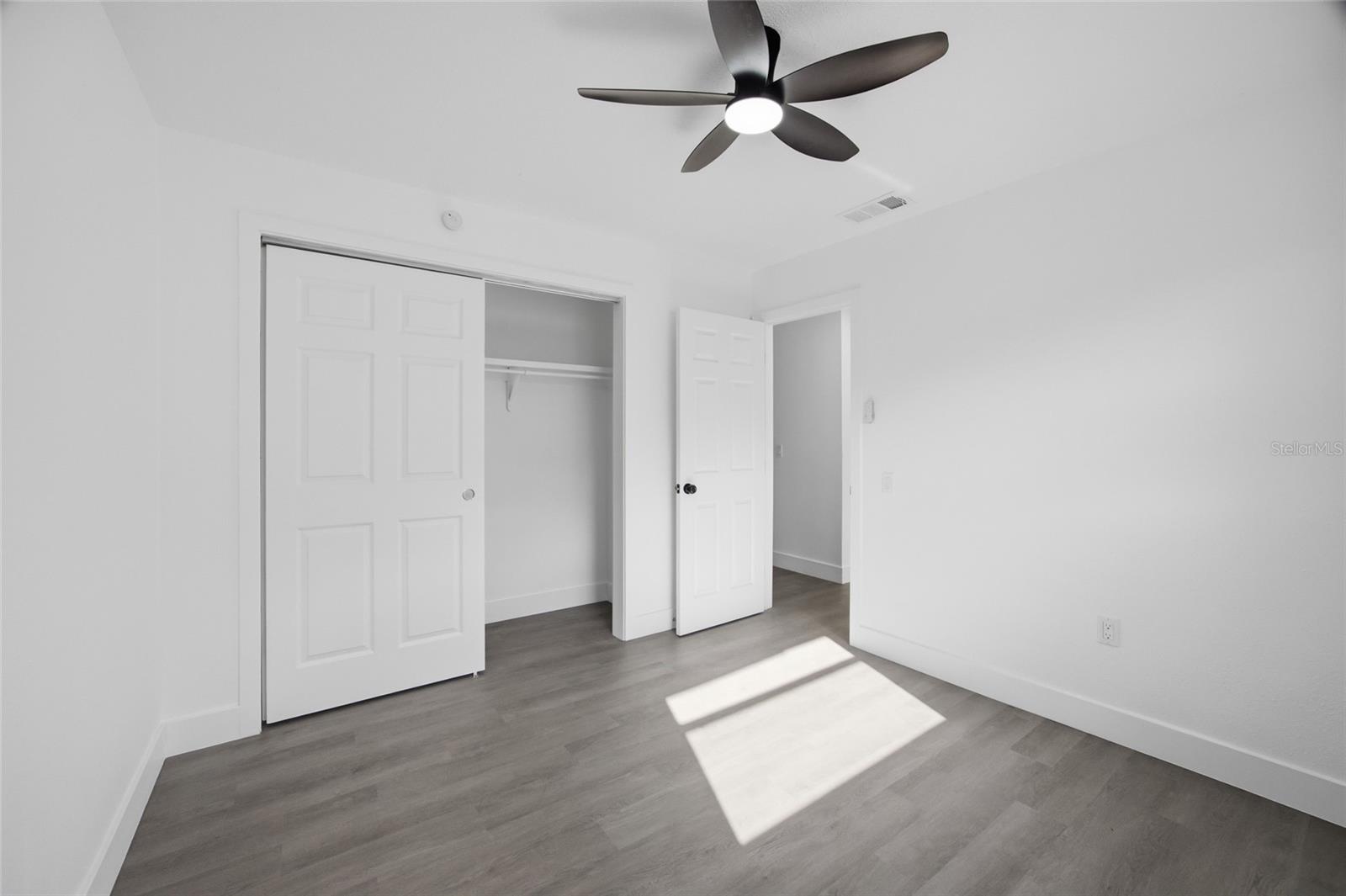 Image 20 of 33 For 1811 Driftwood Circle S