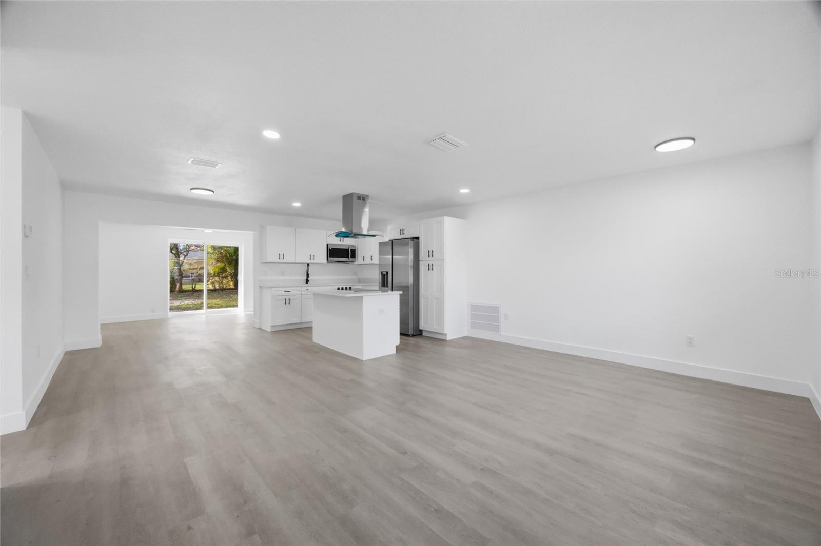 Image 5 of 33 For 1811 Driftwood Circle S