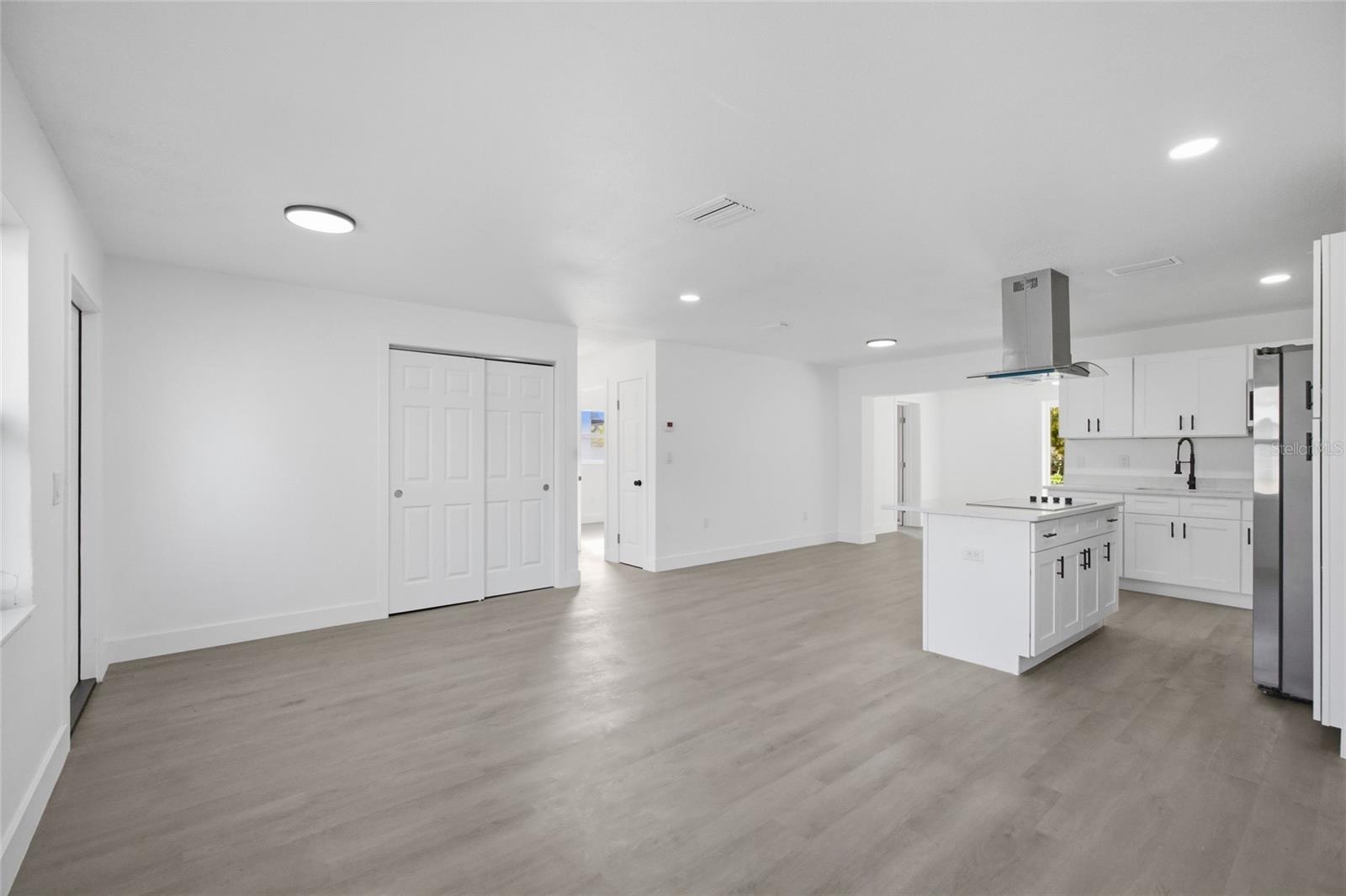 Image 6 of 33 For 1811 Driftwood Circle S