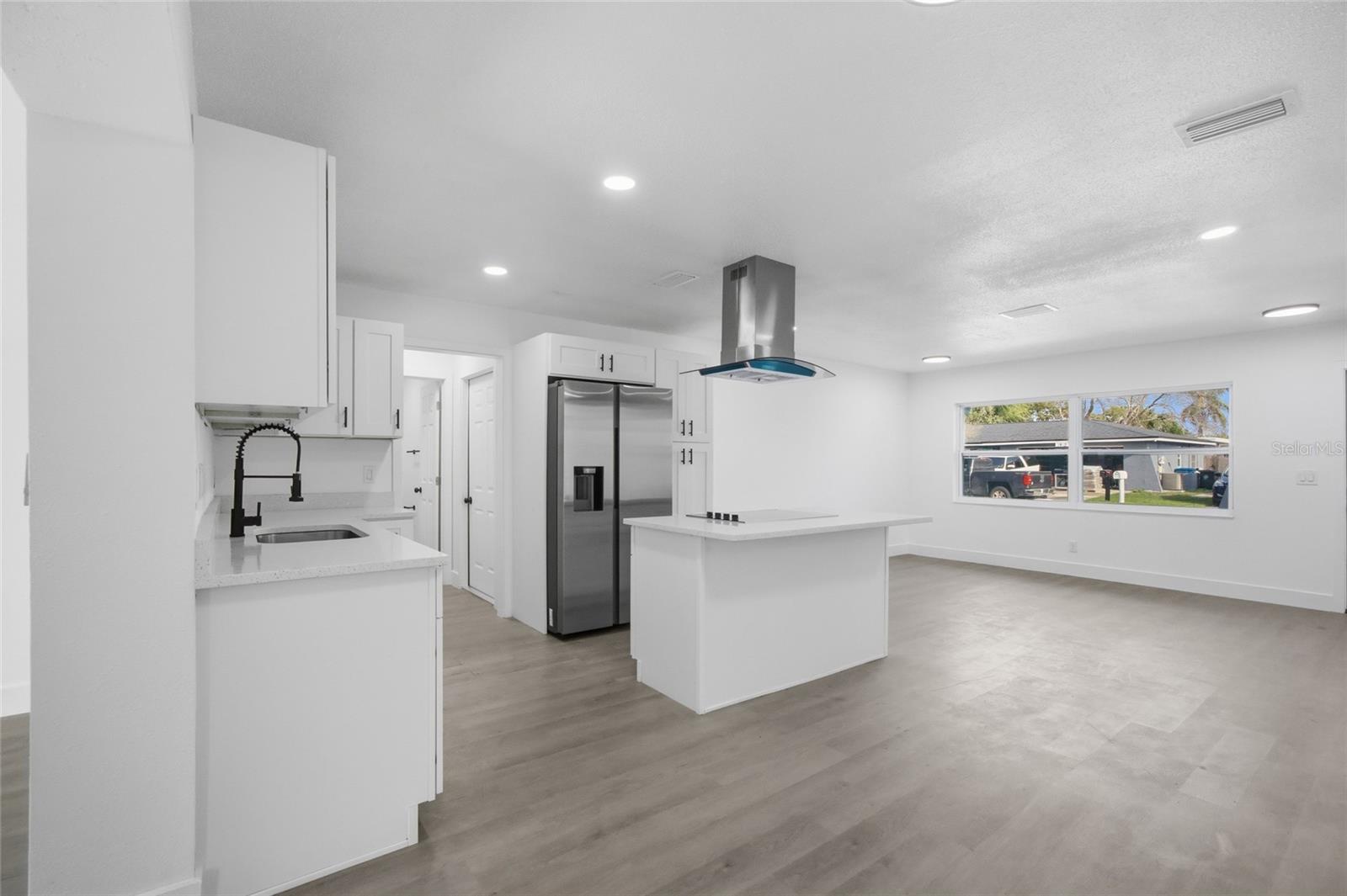 Image 8 of 33 For 1811 Driftwood Circle S