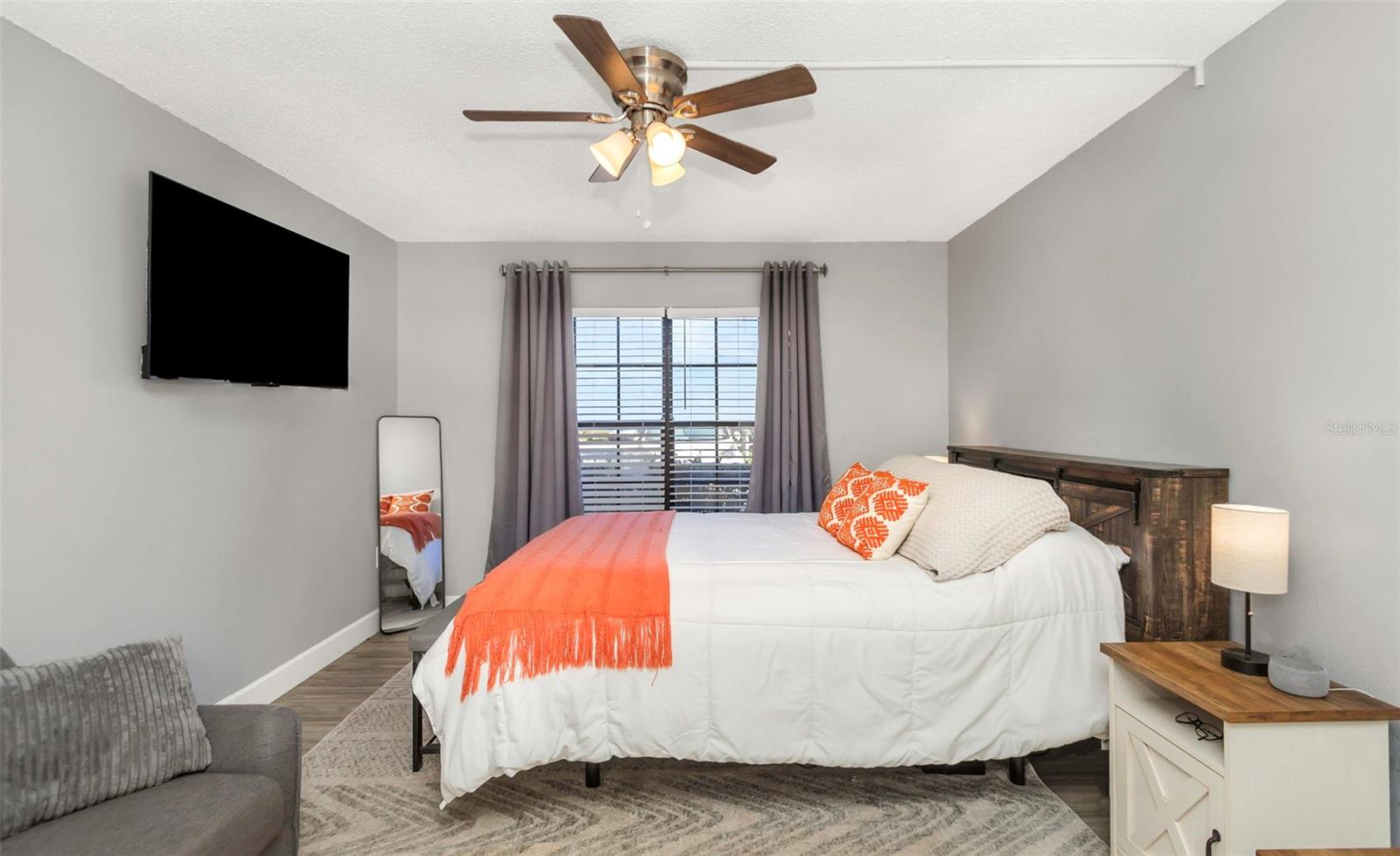 Image 15 of 50 For 3323 Crystal Court E B