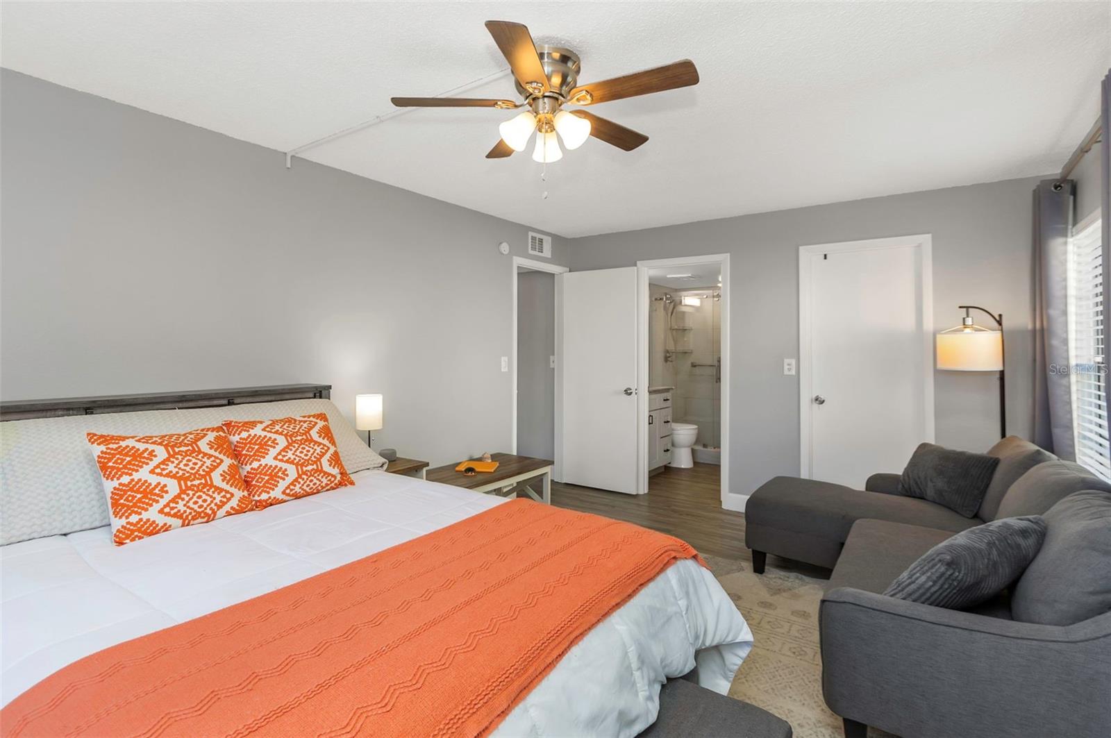 Image 16 of 50 For 3323 Crystal Court E B