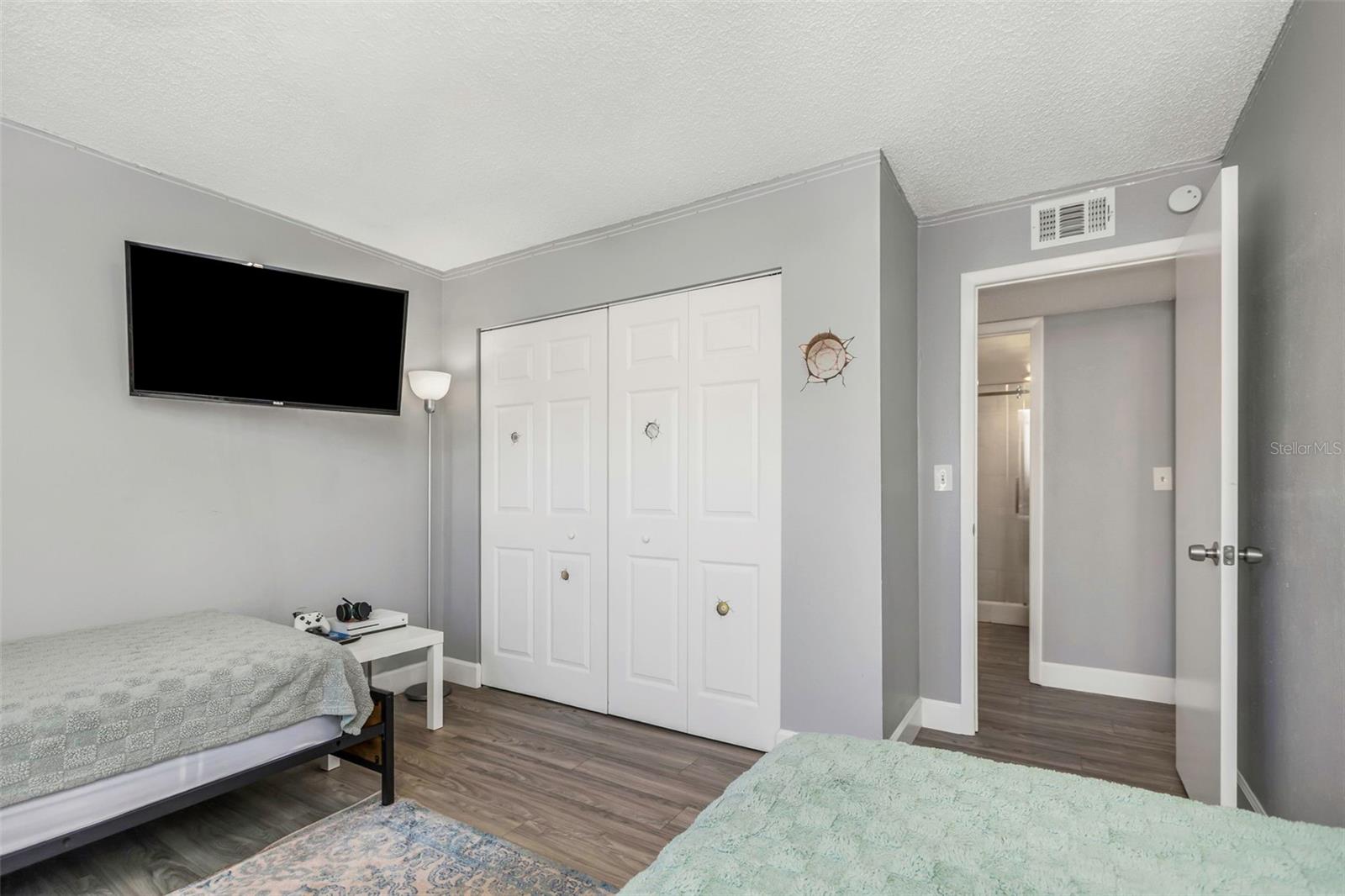 Image 22 of 50 For 3323 Crystal Court E B