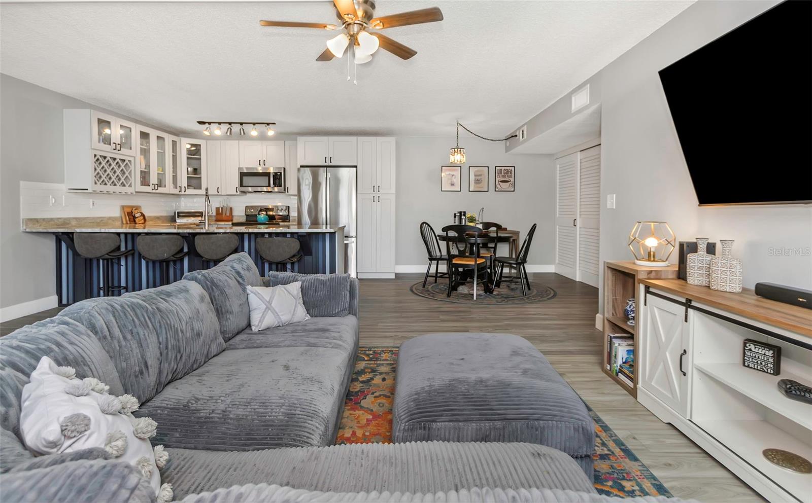 Image 4 of 50 For 3323 Crystal Court E B