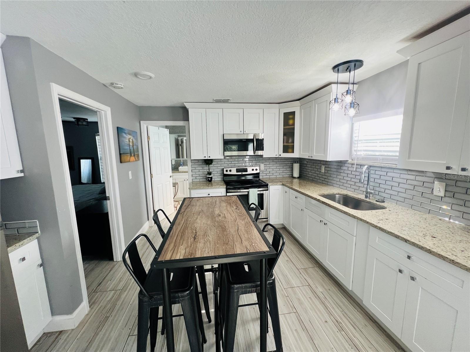 Image 6 of 16 For 7301 Dixon Avenue B