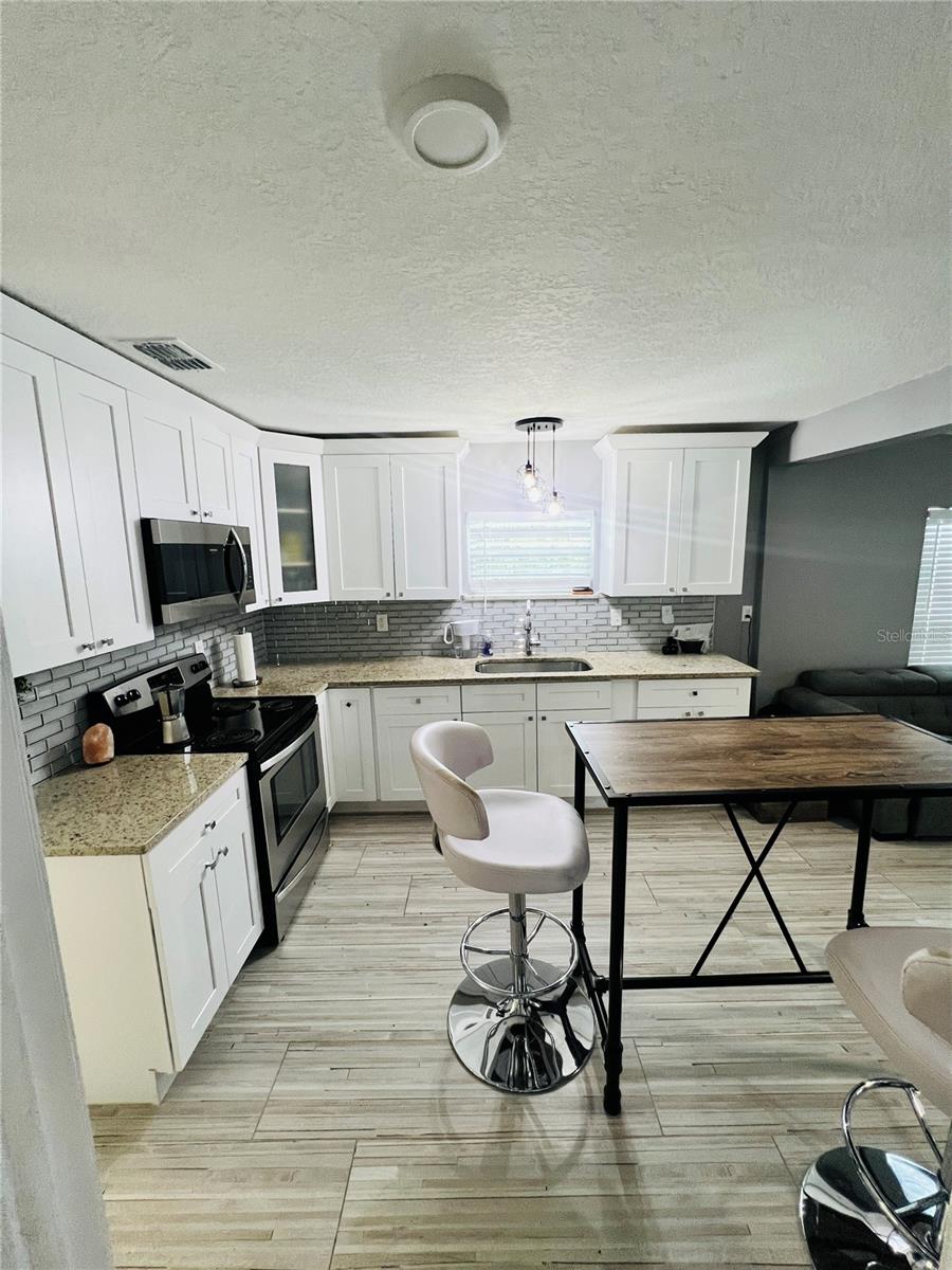 Image 8 of 16 For 7301 Dixon Avenue B