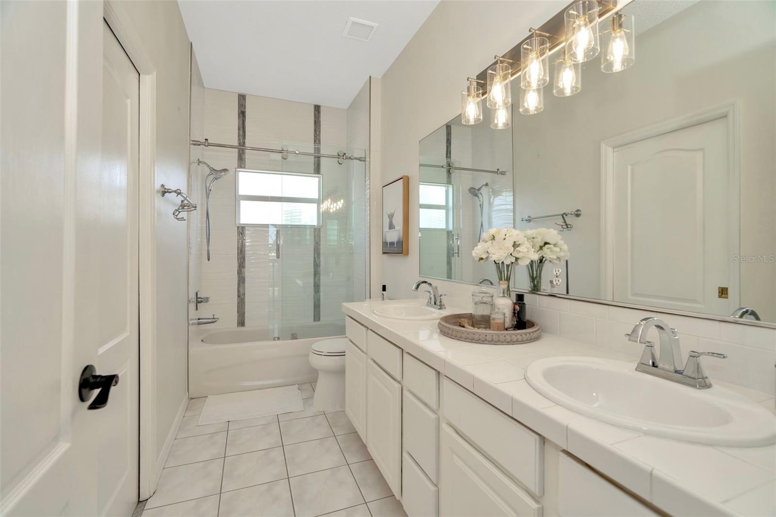 Image 25 of 38 For 4612 Netherwood Drive