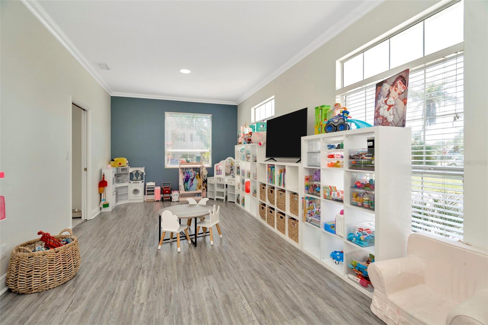 Image 8 of 38 For 4612 Netherwood Drive