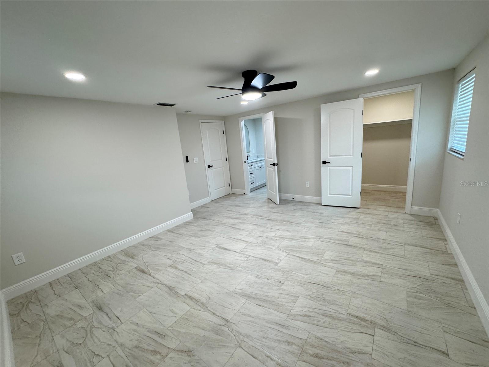 Image 11 of 25 For 4820 Shell Stream Boulevard