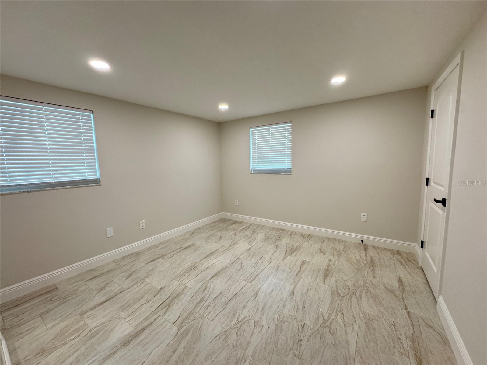 Image 16 of 25 For 4820 Shell Stream Boulevard