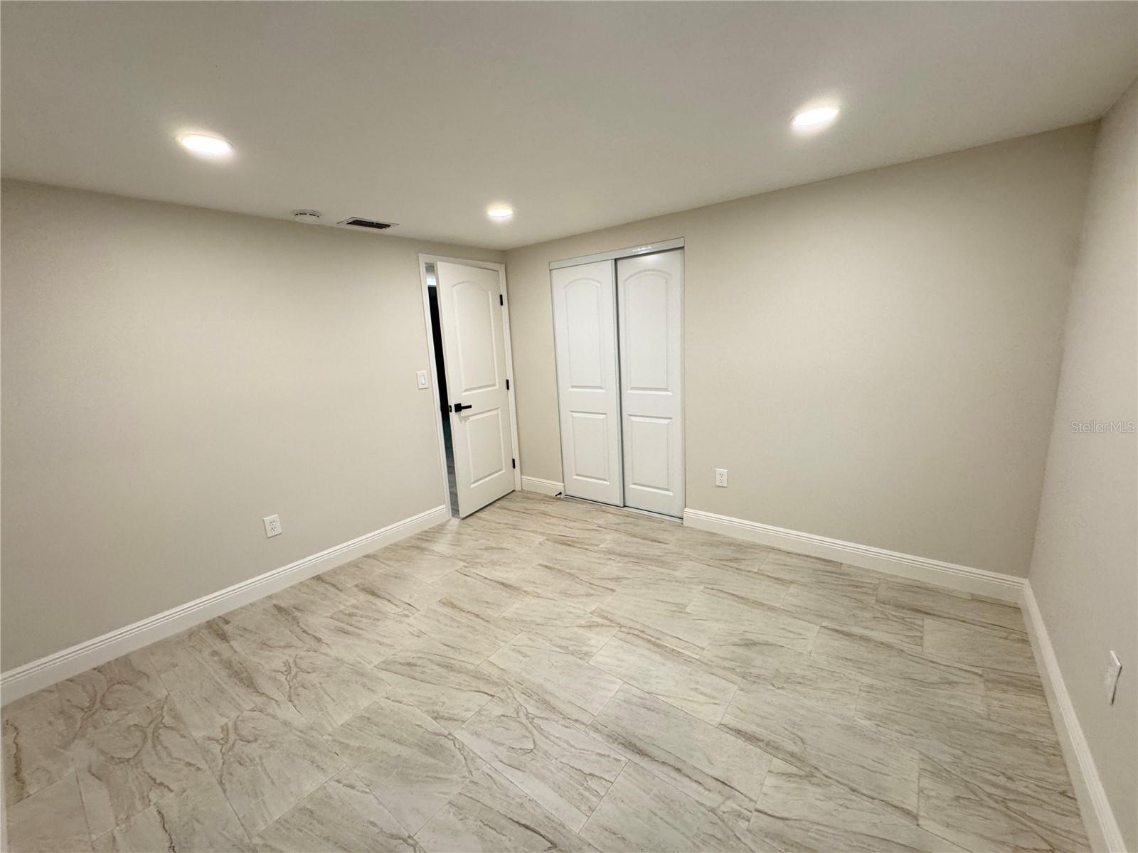 Image 20 of 25 For 4820 Shell Stream Boulevard