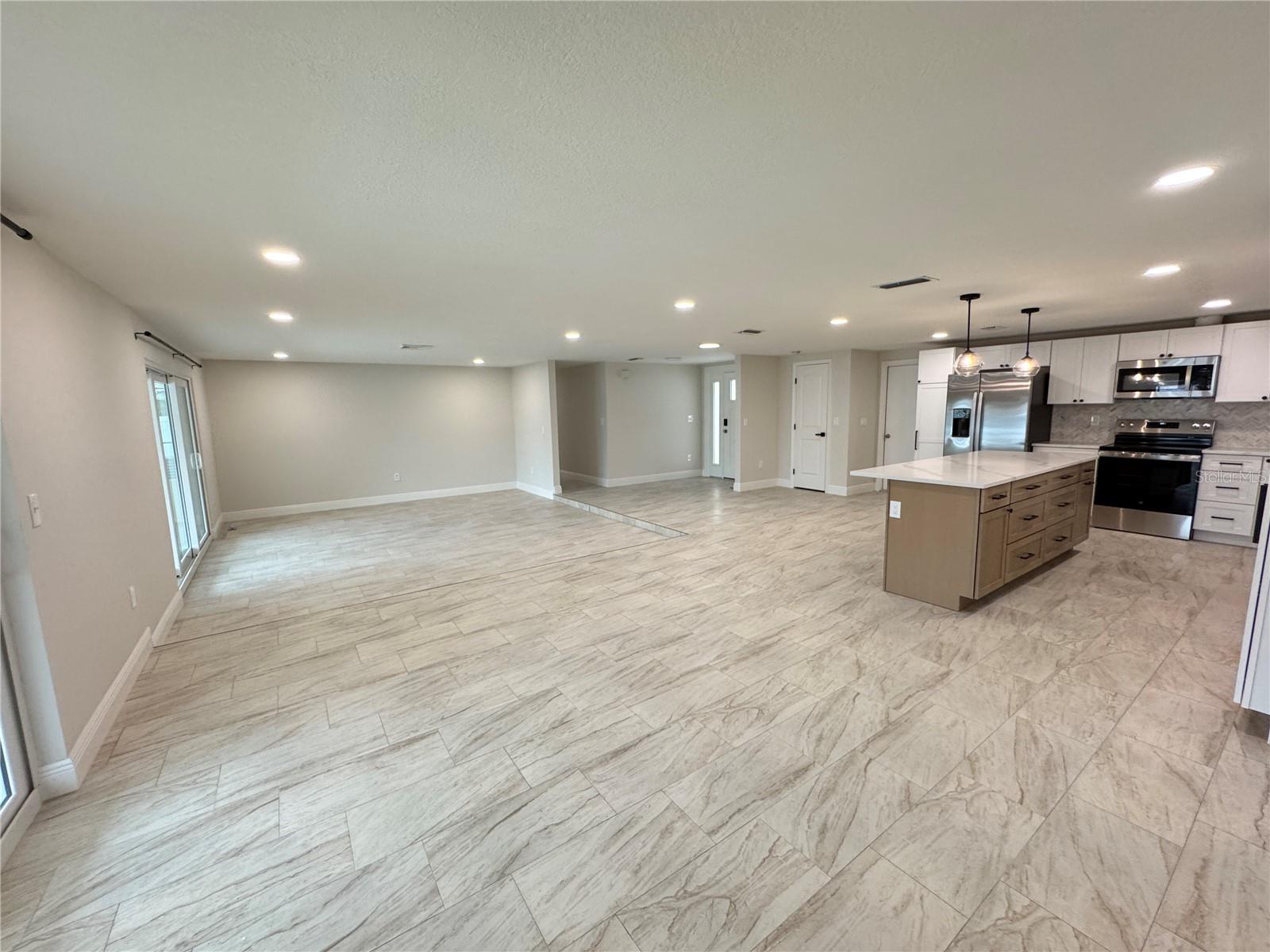 Image 6 of 25 For 4820 Shell Stream Boulevard